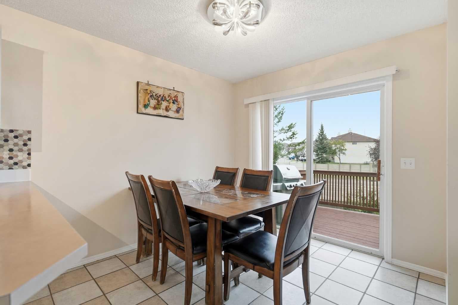 52 Douglas Glen Crescent SE