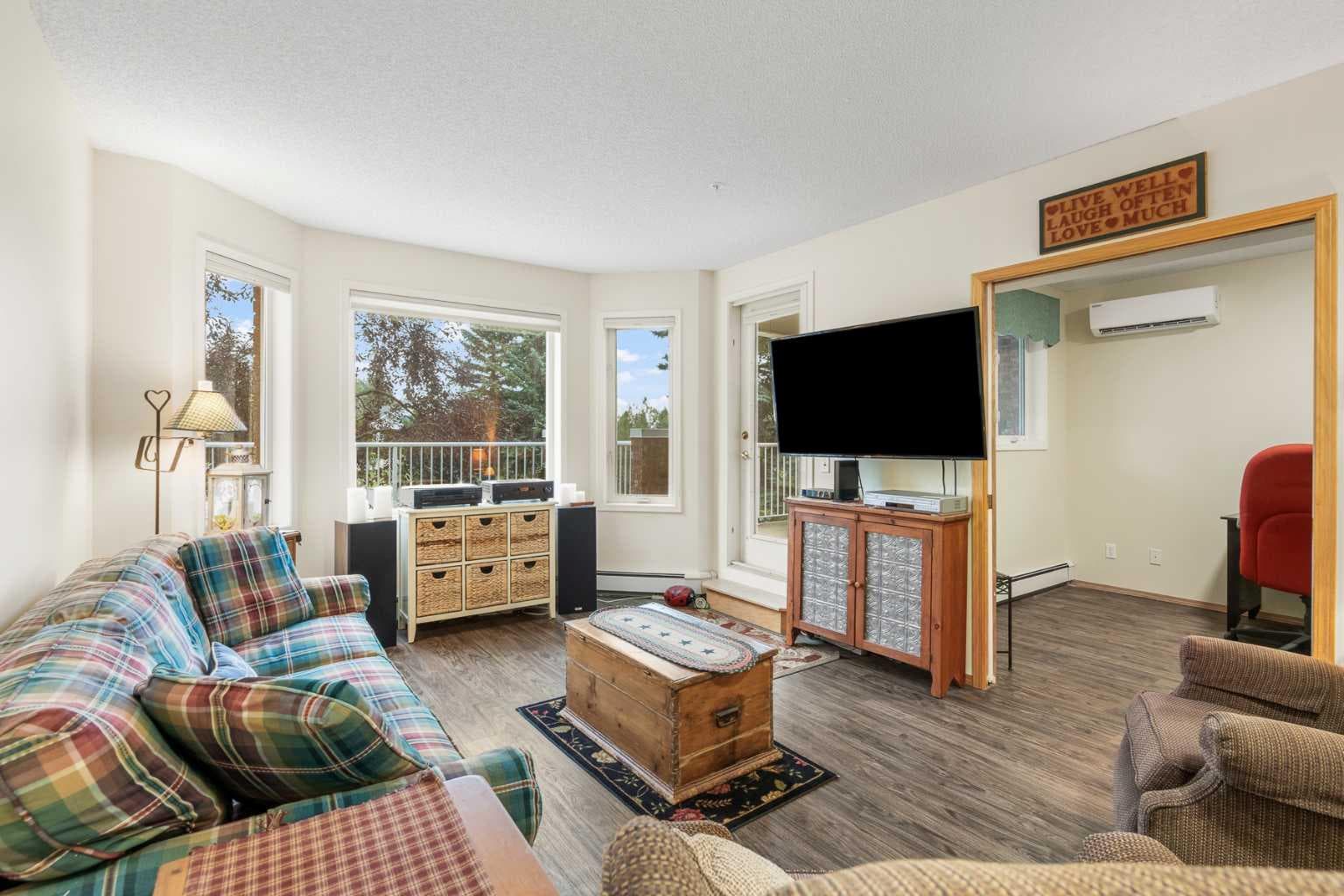 3102, 3102 Hawksbrow Point NW
