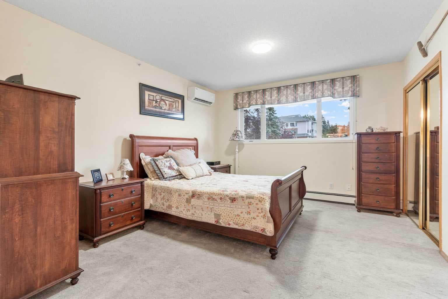 3102, 3102 Hawksbrow Point NW