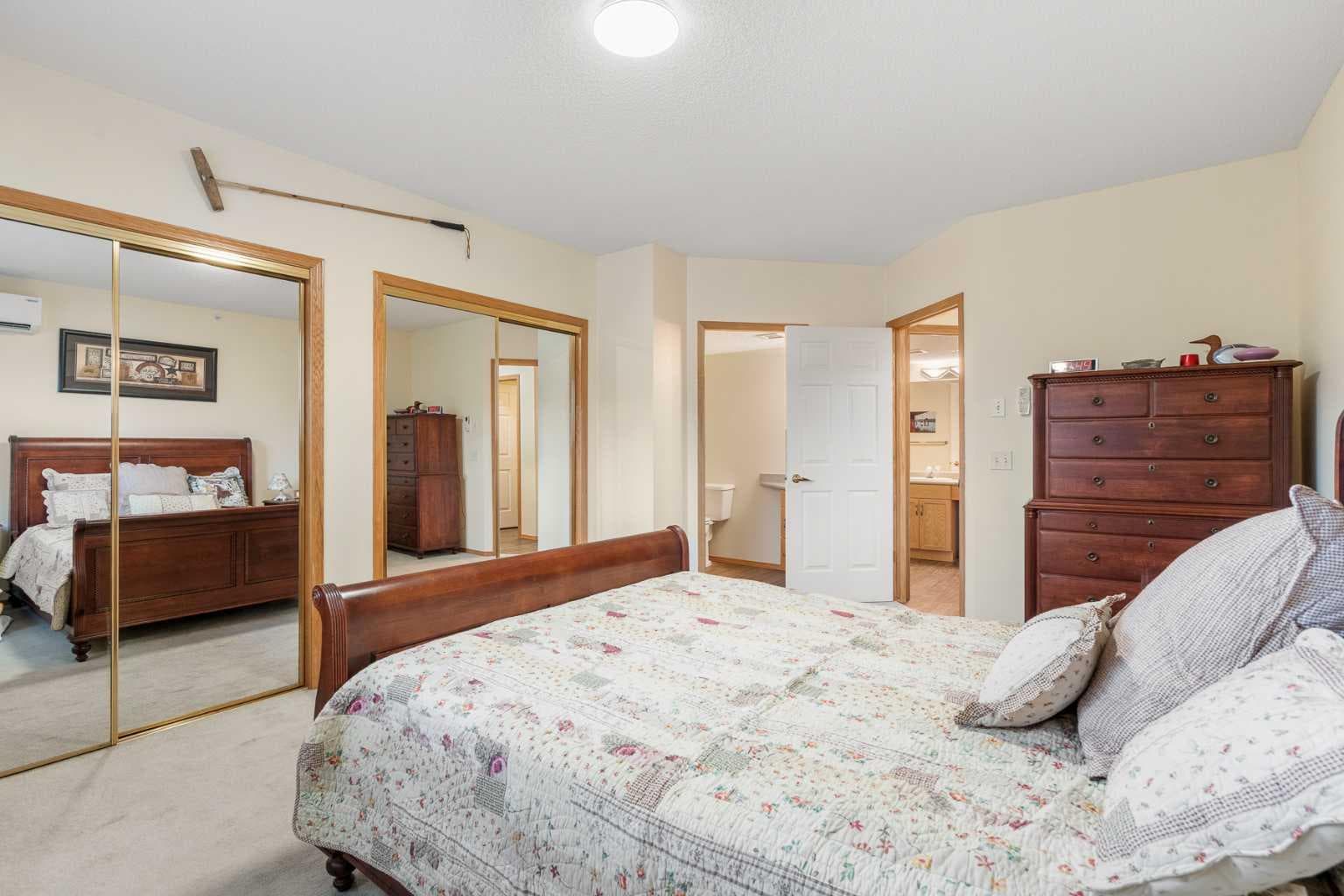 3102, 3102 Hawksbrow Point NW