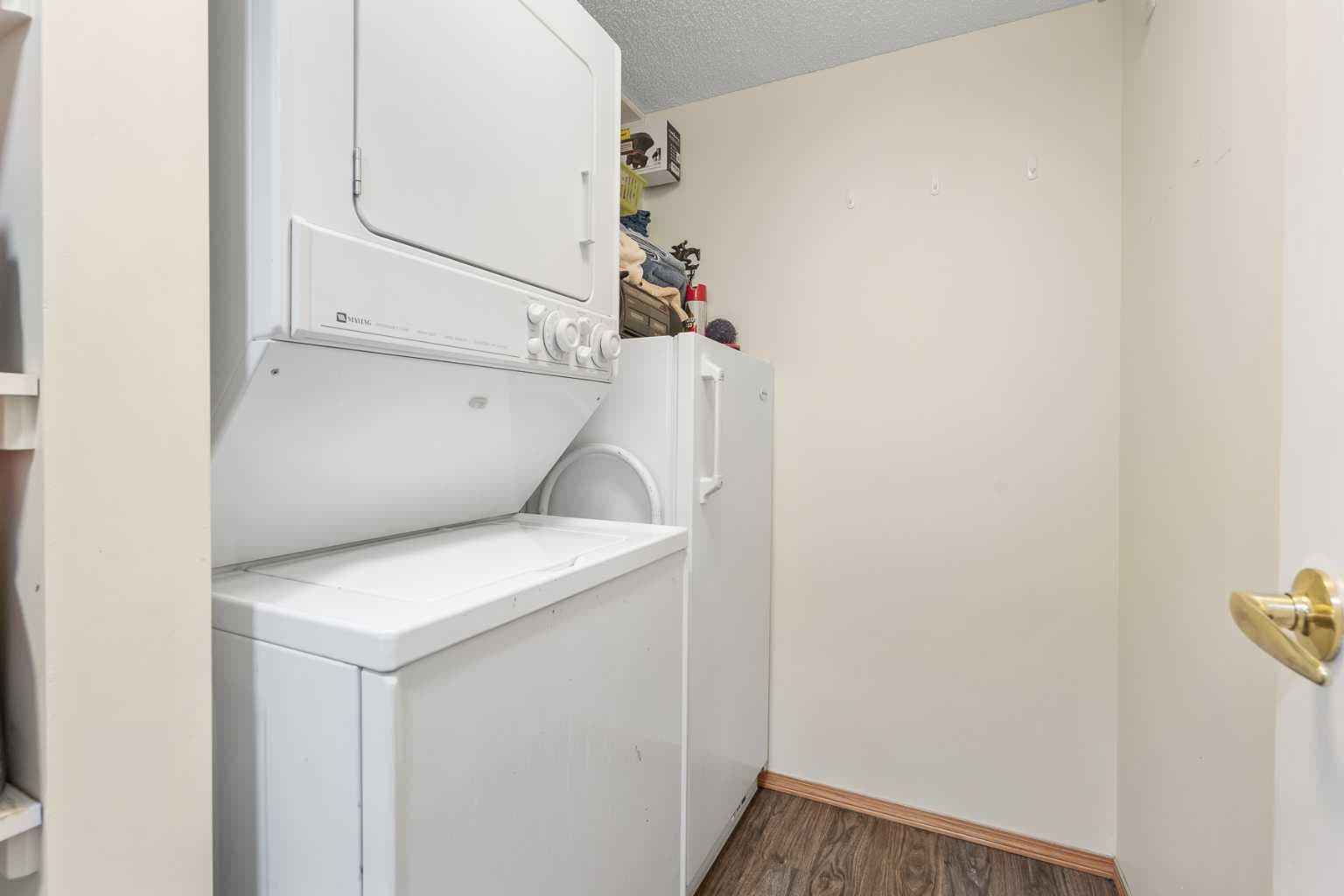 3102, 3102 Hawksbrow Point NW