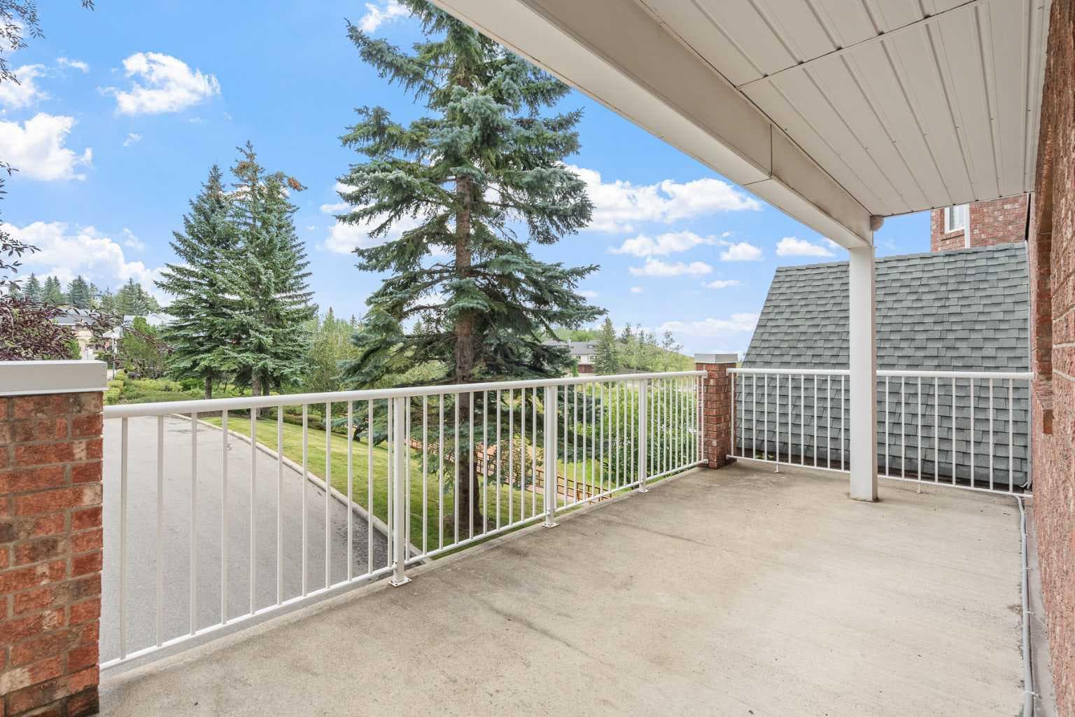 3102, 3102 Hawksbrow Point NW