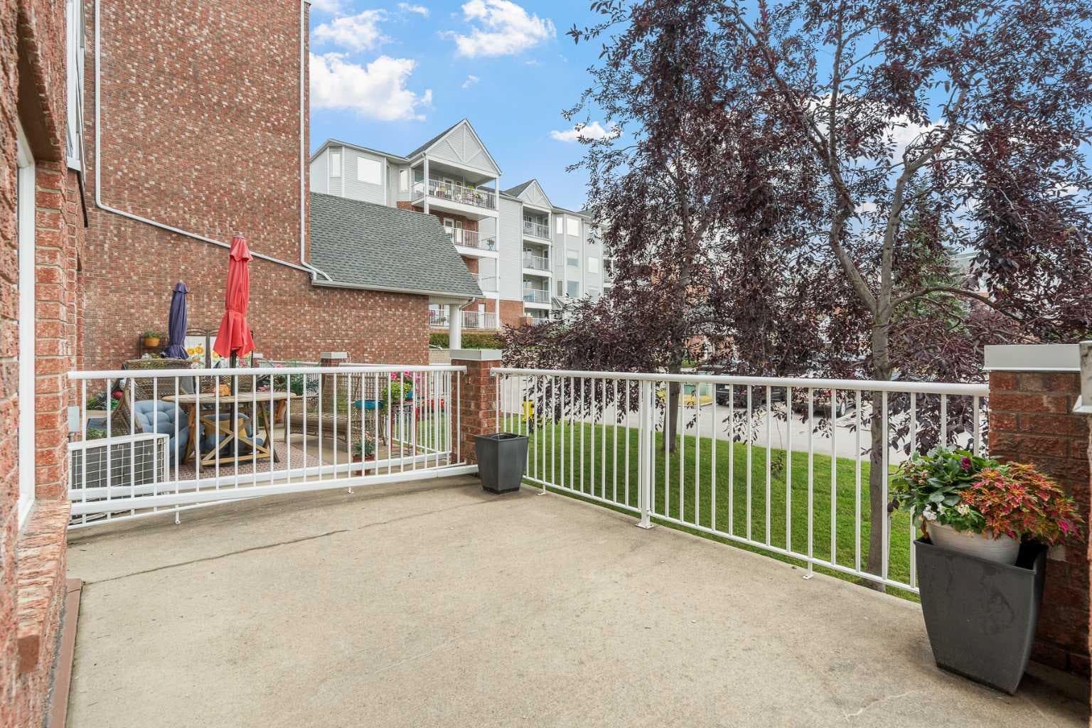 3102, 3102 Hawksbrow Point NW