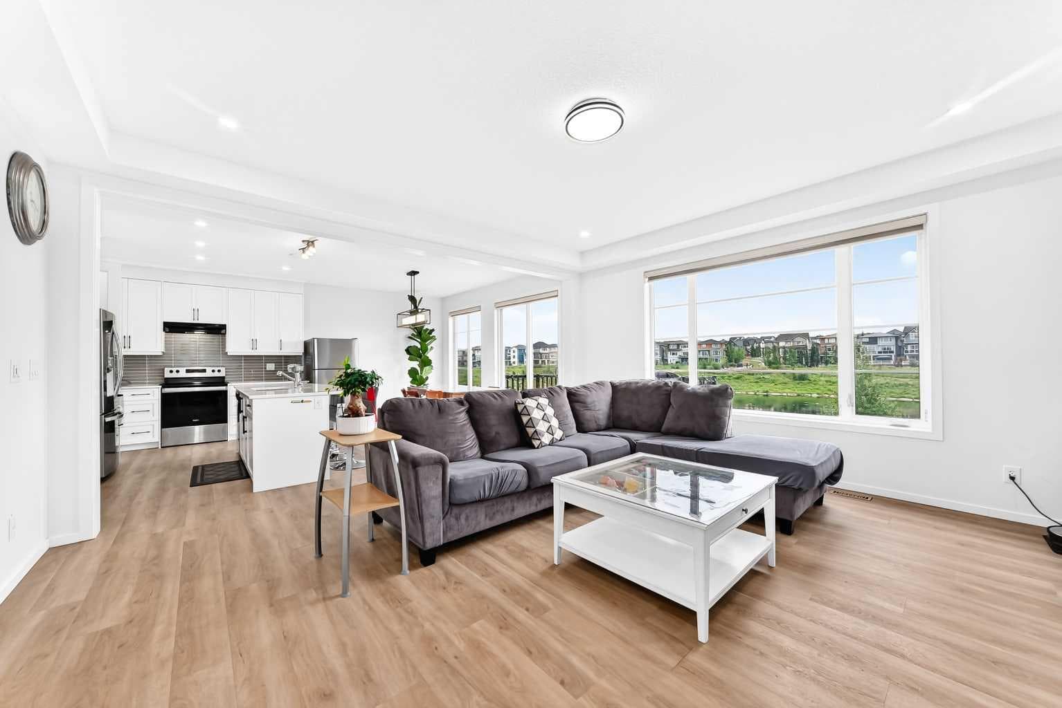 149 Carrington Crescent NW