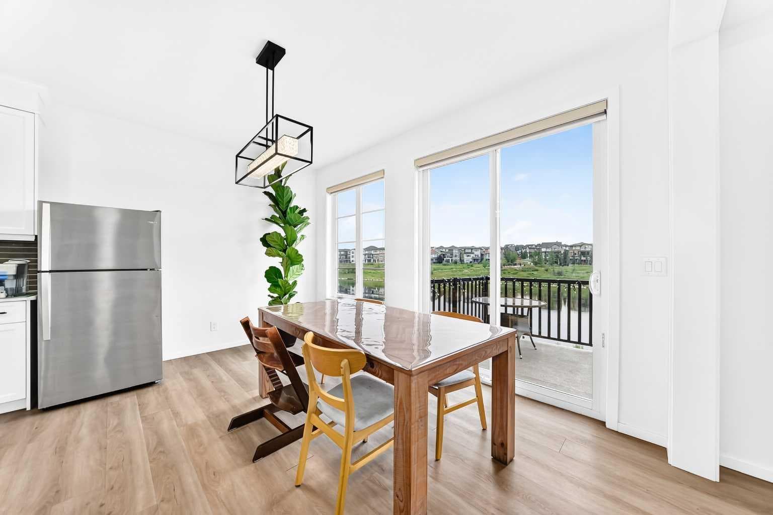 149 Carrington Crescent NW
