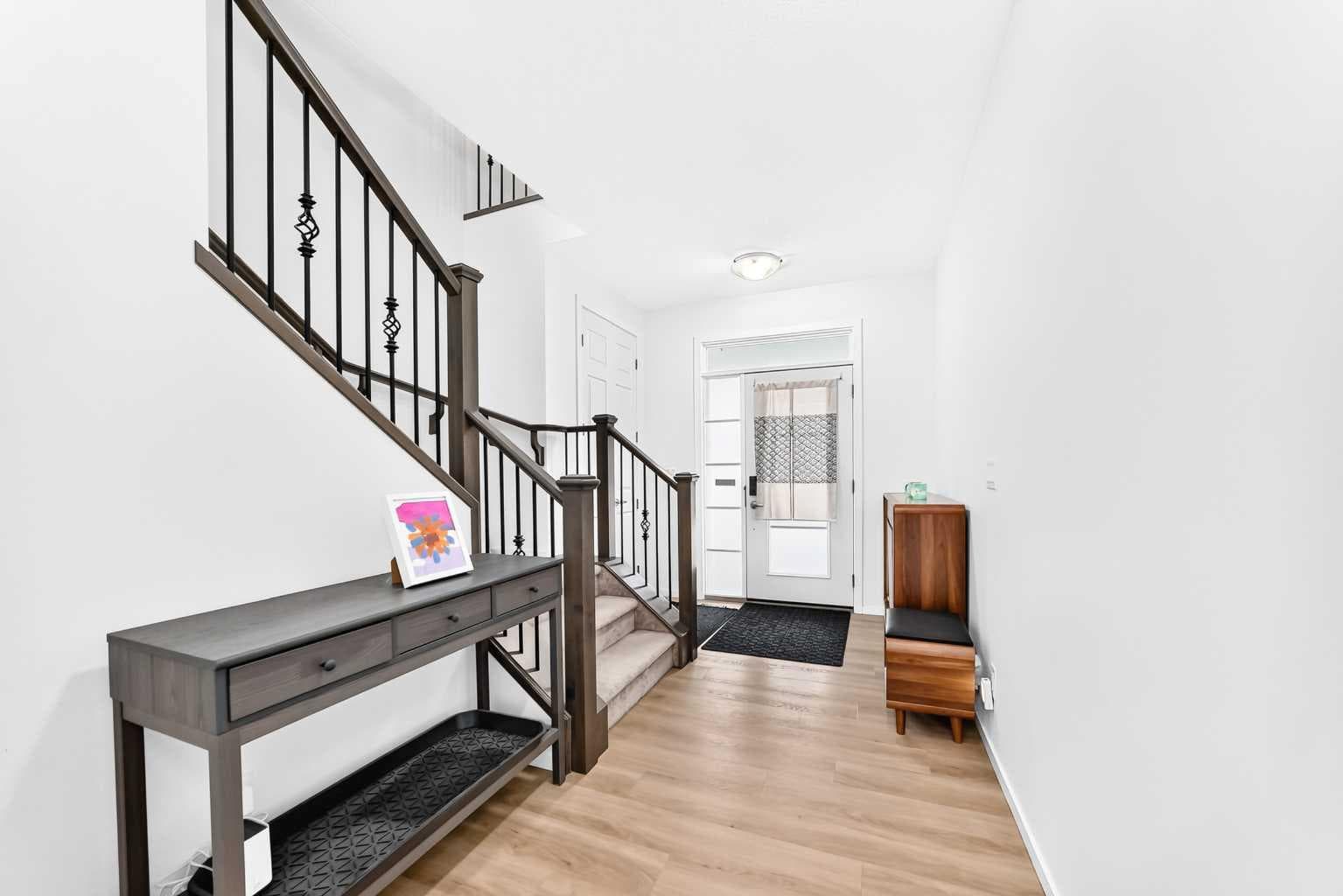 149 Carrington Crescent NW