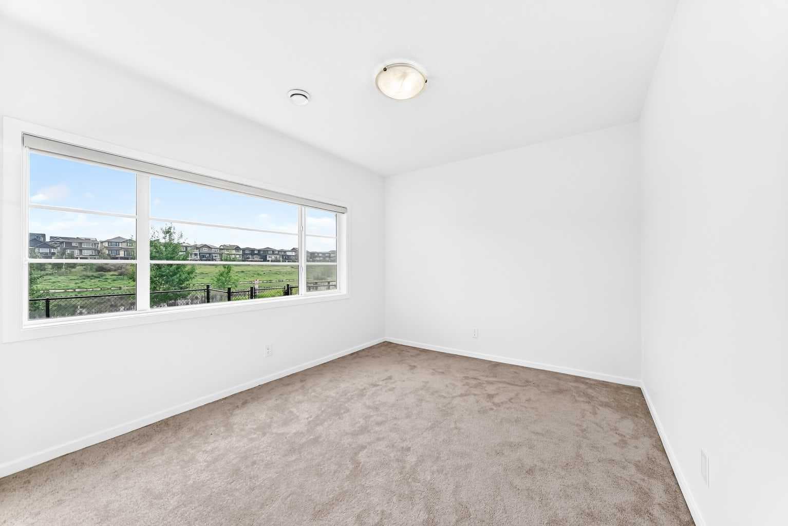 149 Carrington Crescent NW