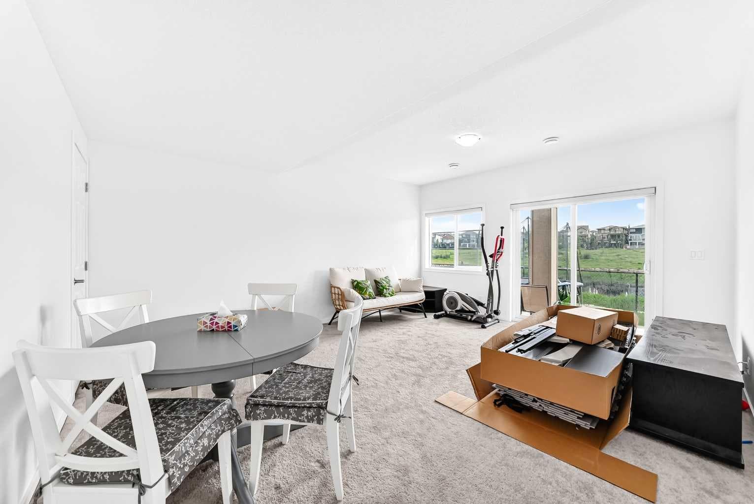 149 Carrington Crescent NW