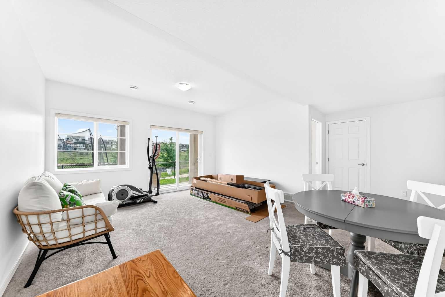149 Carrington Crescent NW