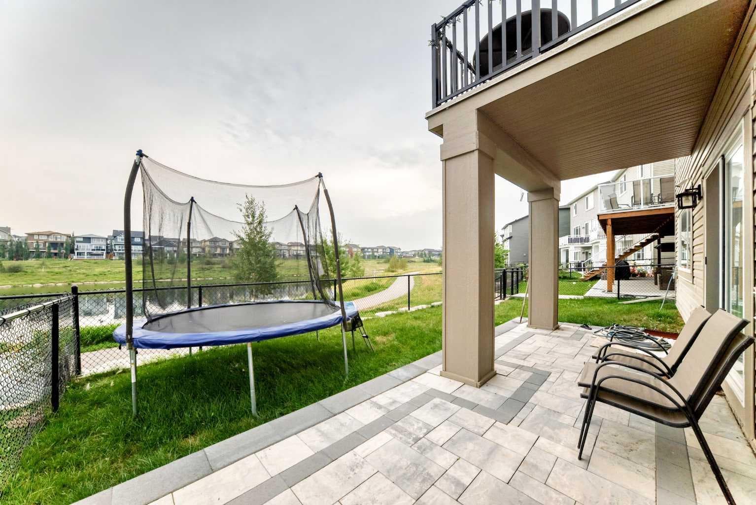 149 Carrington Crescent NW
