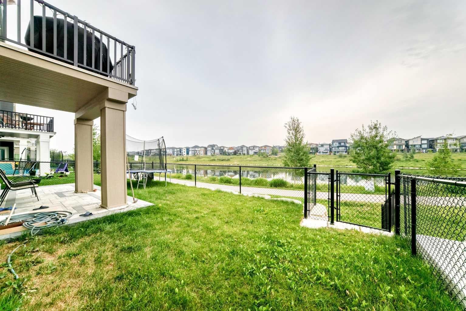 149 Carrington Crescent NW