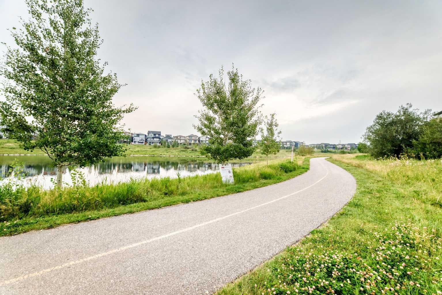 149 Carrington Crescent NW