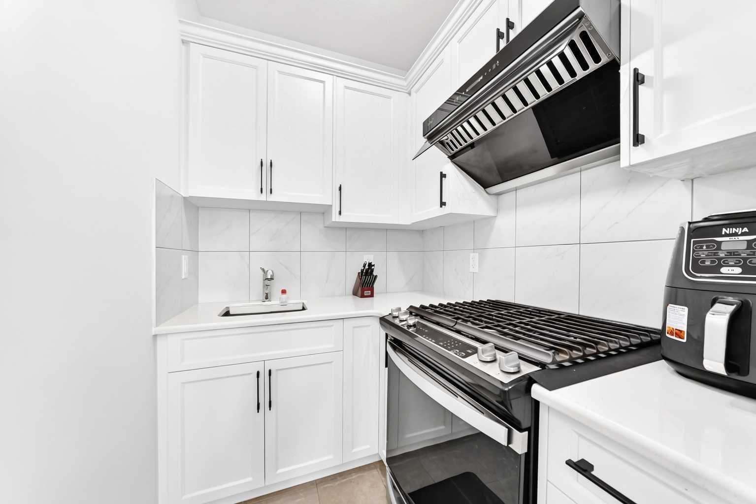149 Carrington Crescent NW
