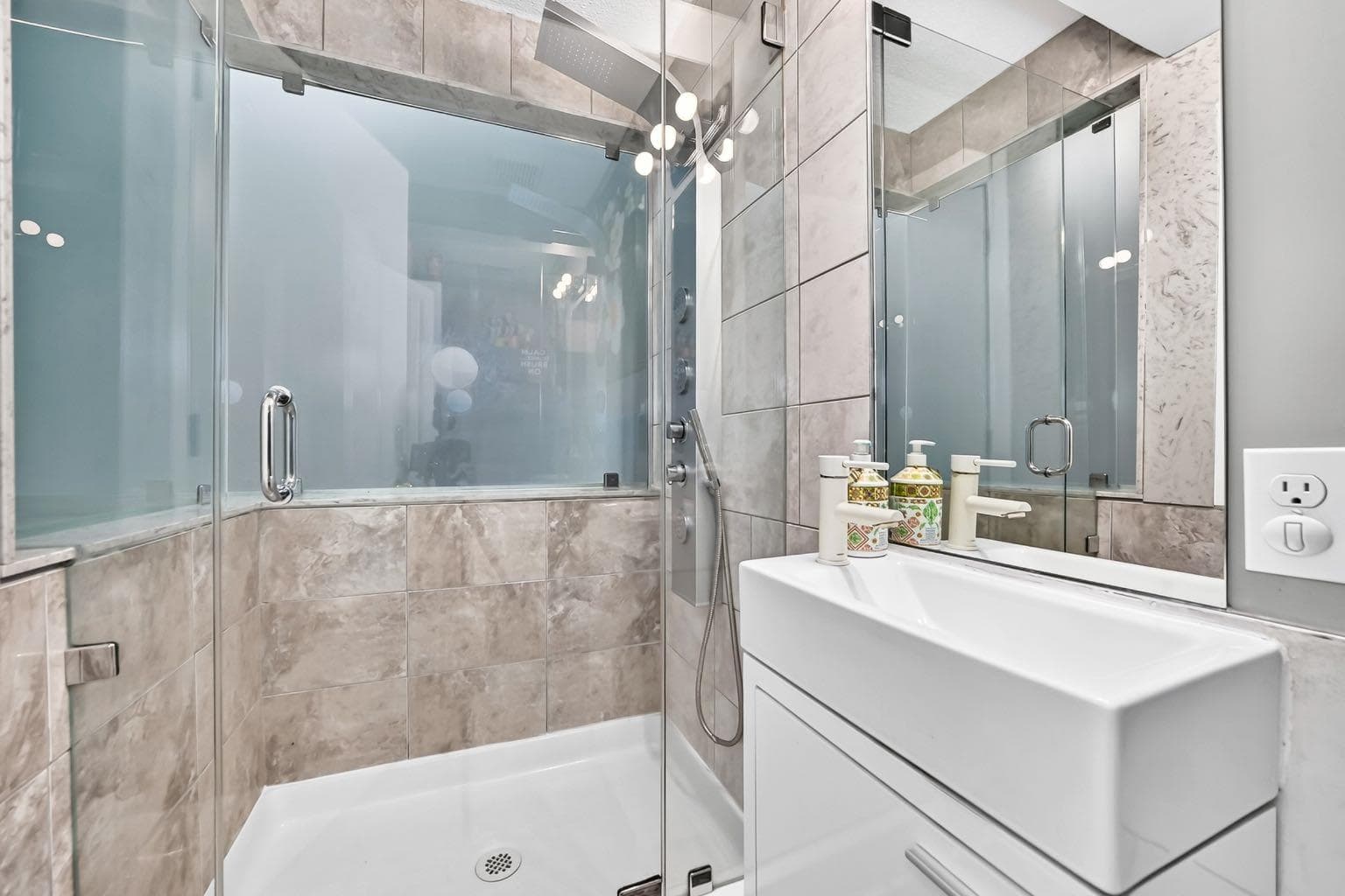 139 Hawkville Close NW