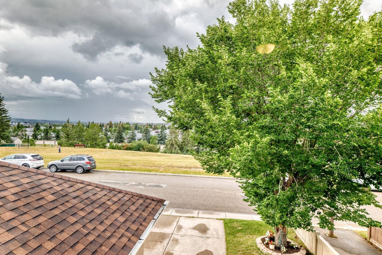 139 Hawkville Close NW