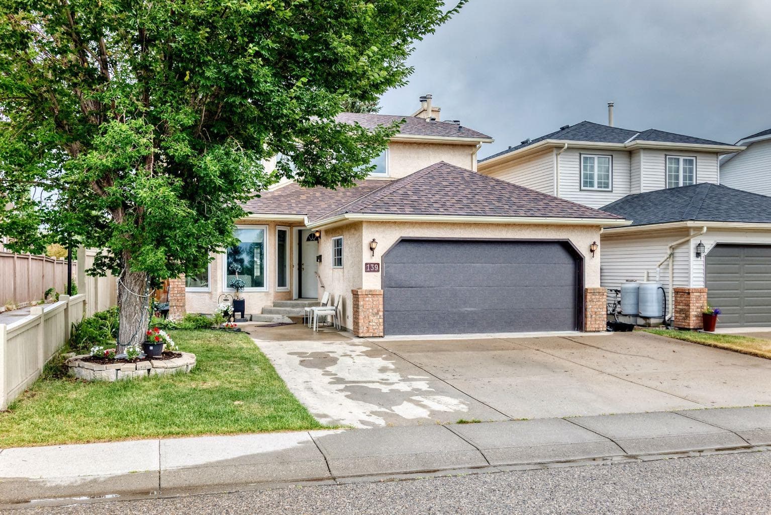 139 Hawkville Close NW