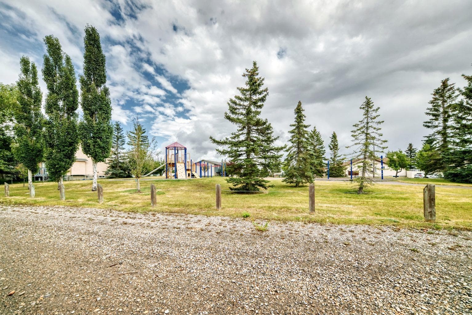 139 Hawkville Close NW