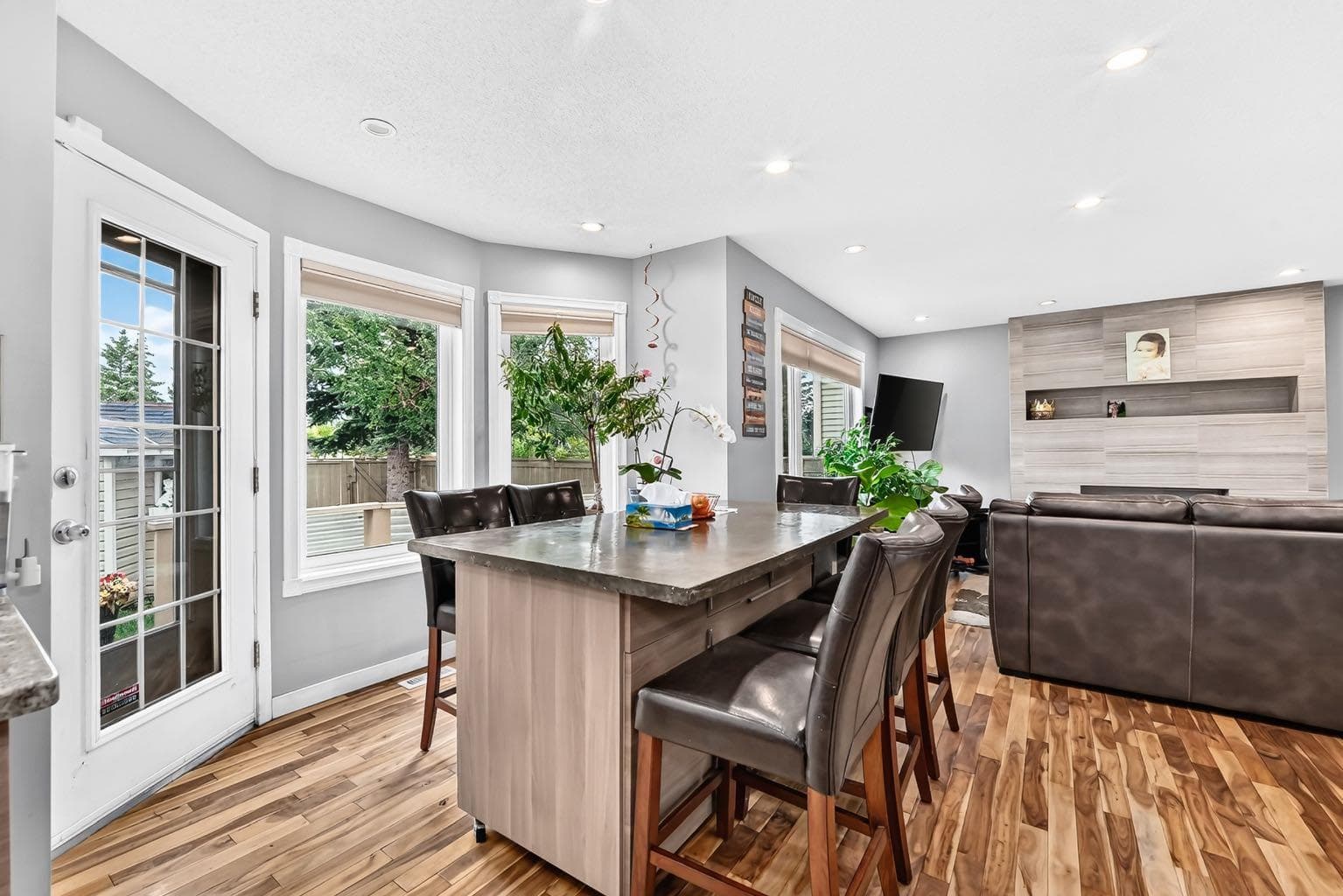 139 Hawkville Close NW