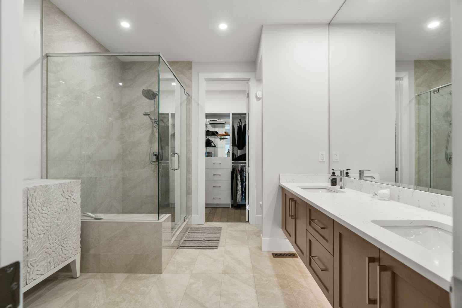 220 Marina Cove SE