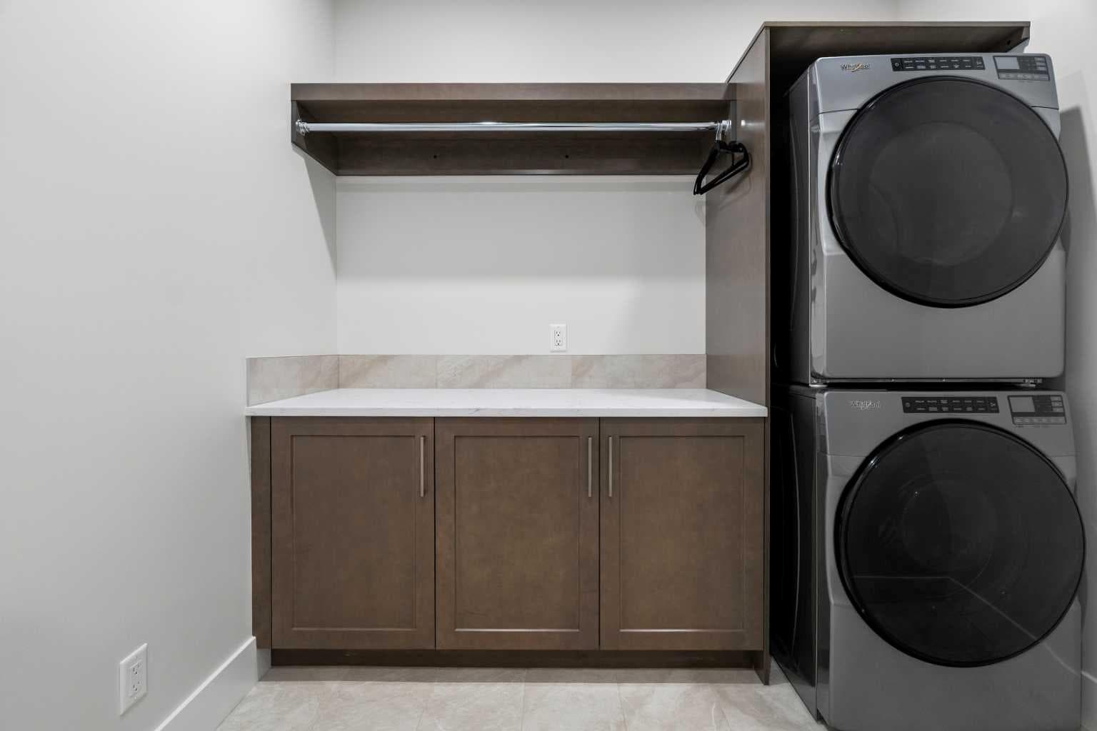 220 Marina Cove SE