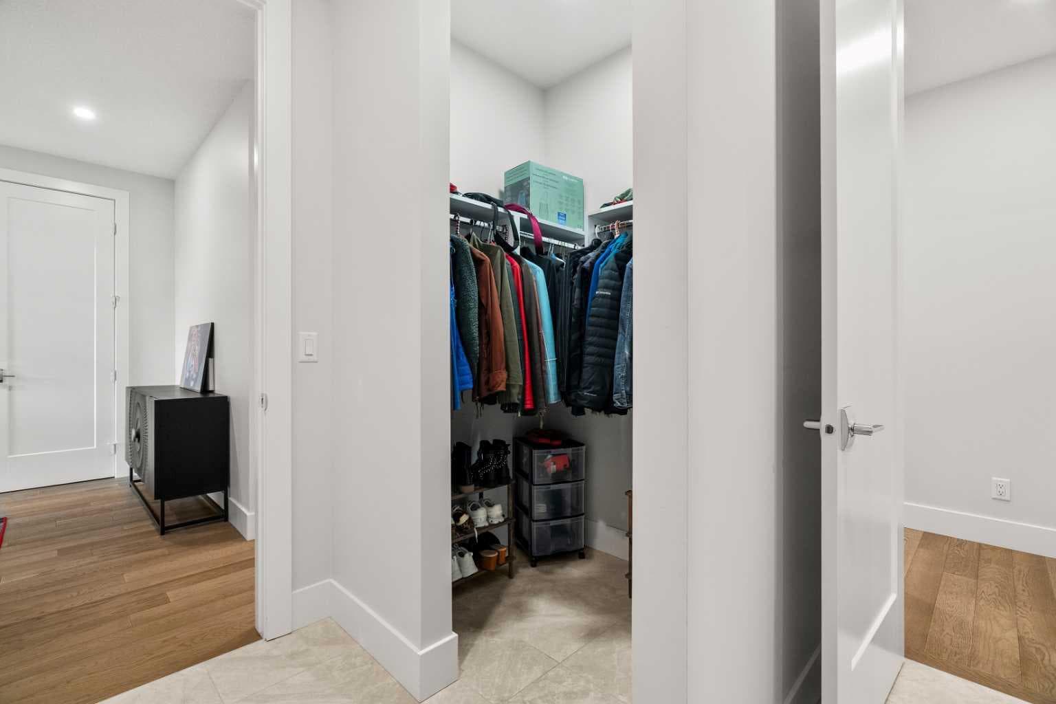 220 Marina Cove SE