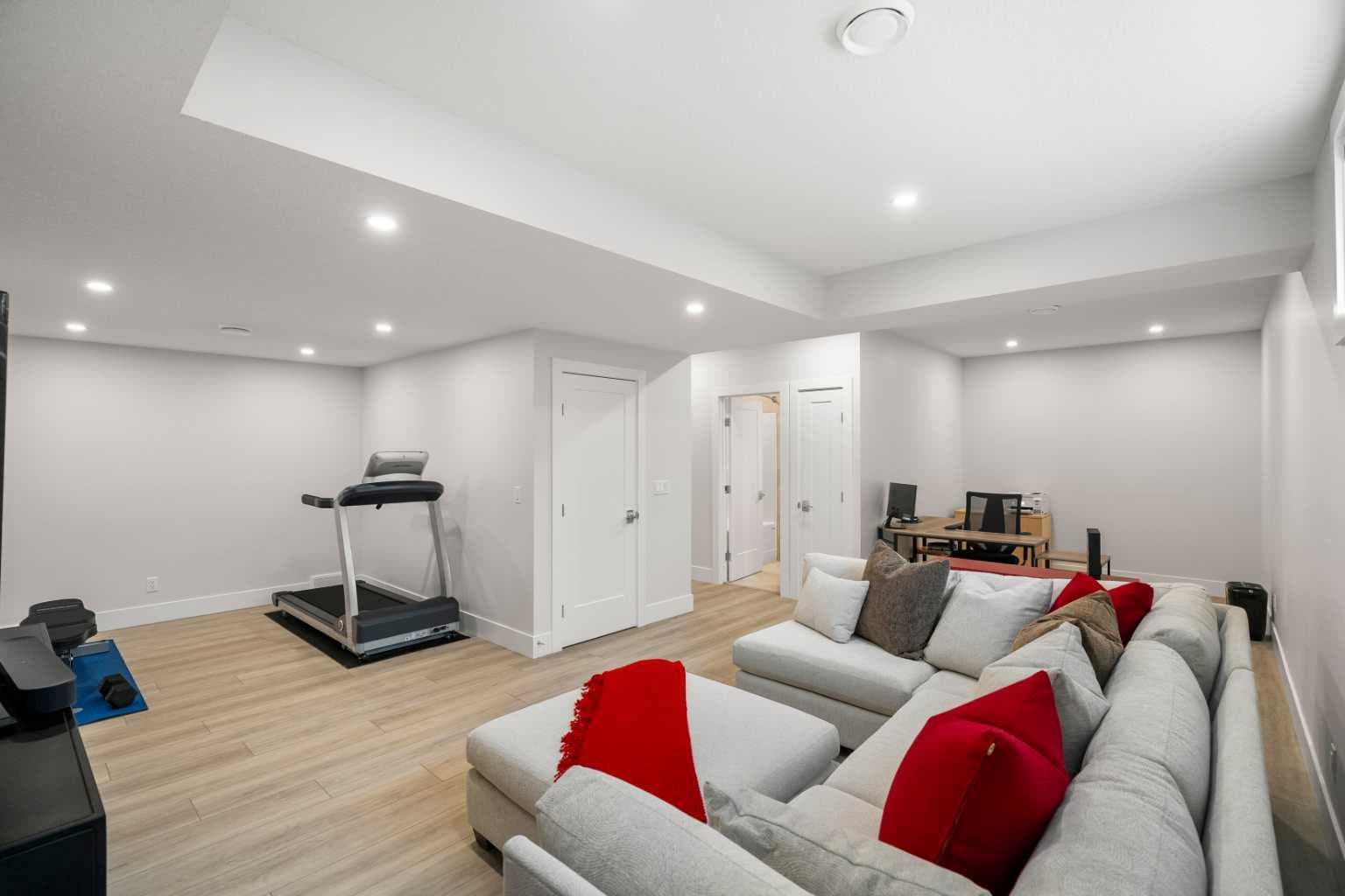 220 Marina Cove SE