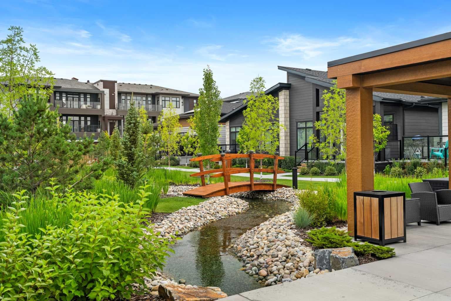 220 Marina Cove SE
