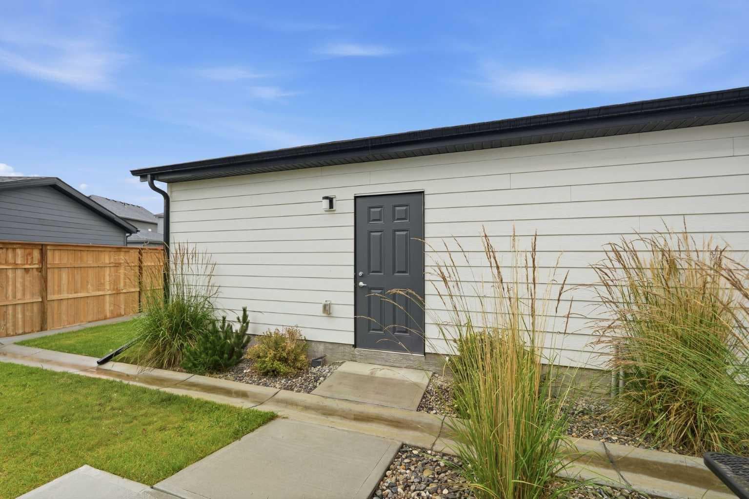 1074 Harmony Parade 