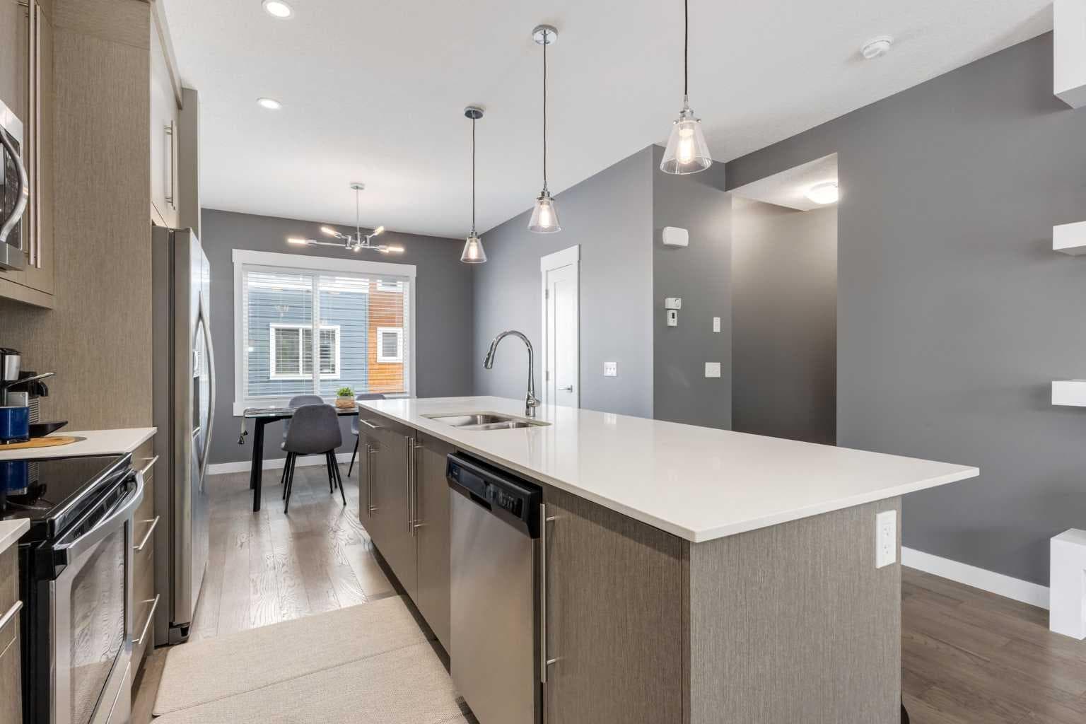 17, 111 Rainbow Falls Gate 