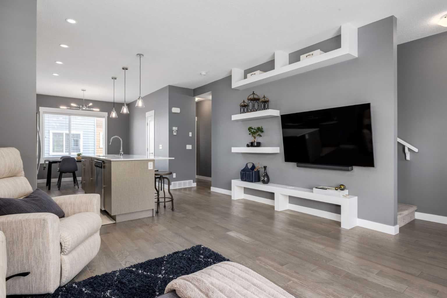 17, 111 Rainbow Falls Gate 