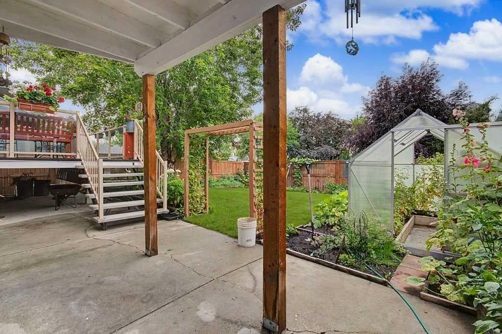 43 Riverside Road SE