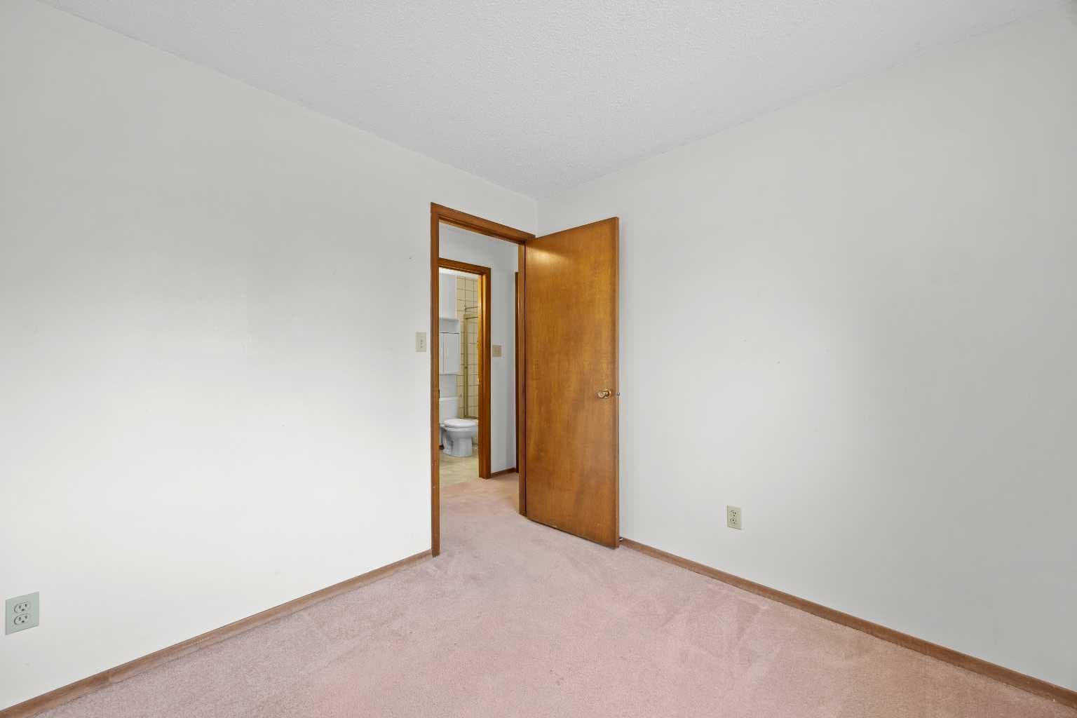 147 Whitlock Close NE