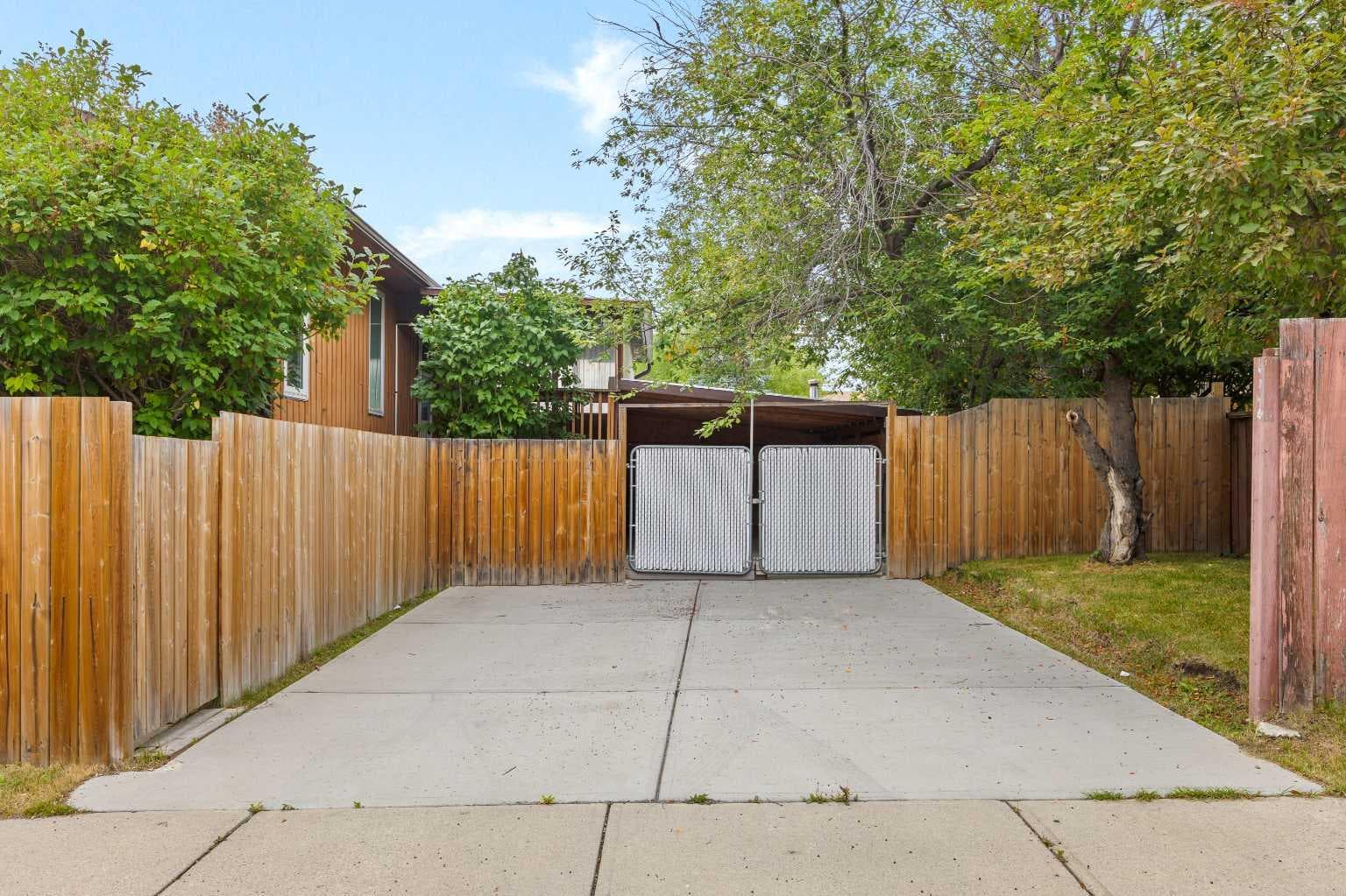 147 Whitlock Close NE