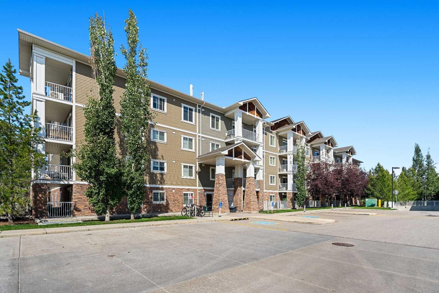 208, 304 Cranberry Park SE