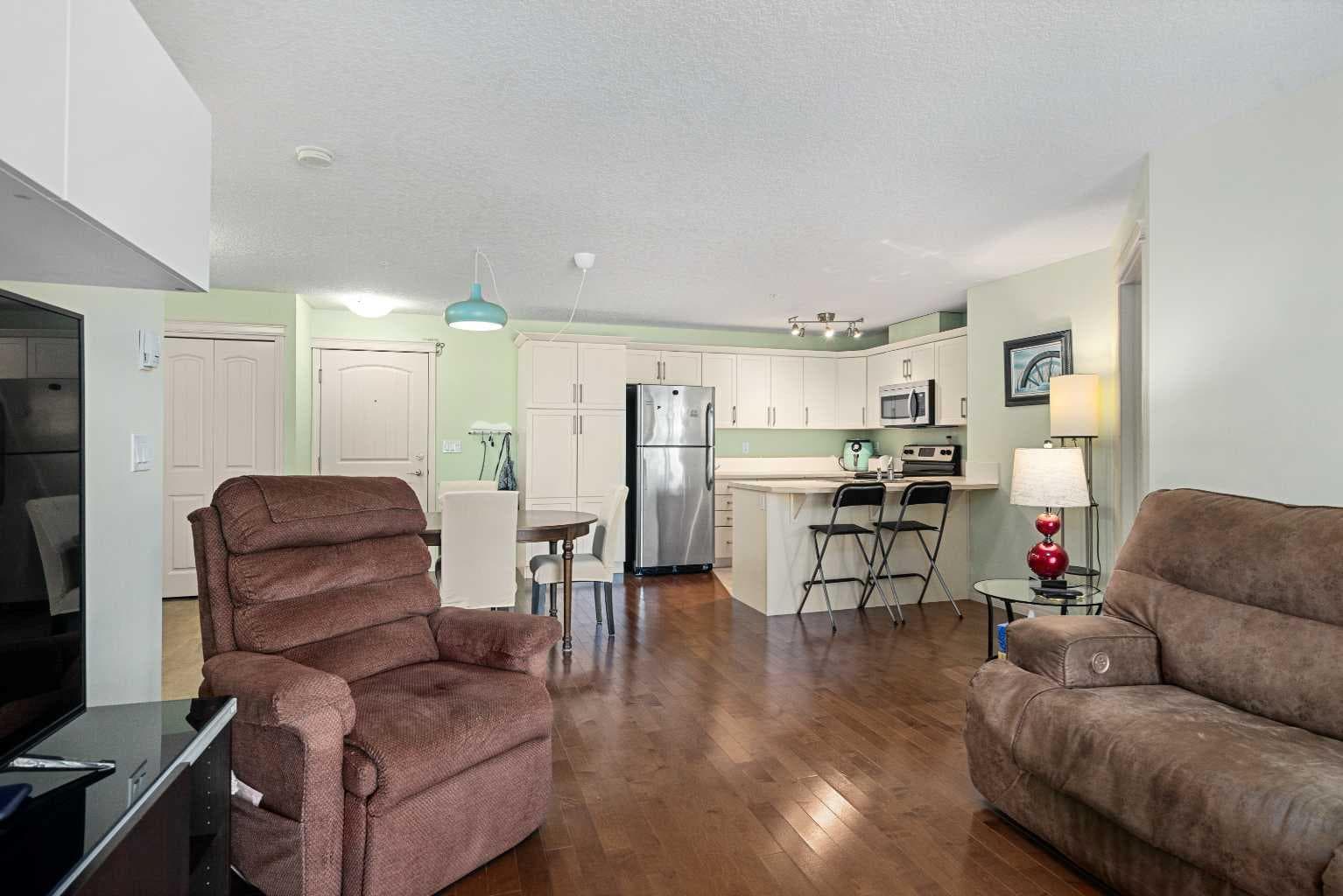 208, 304 Cranberry Park SE
