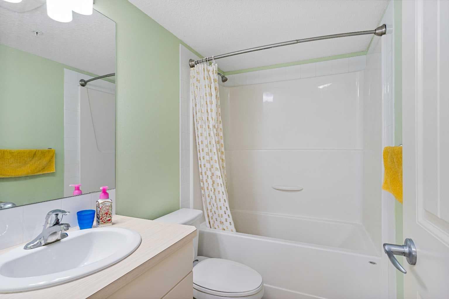 208, 304 Cranberry Park SE