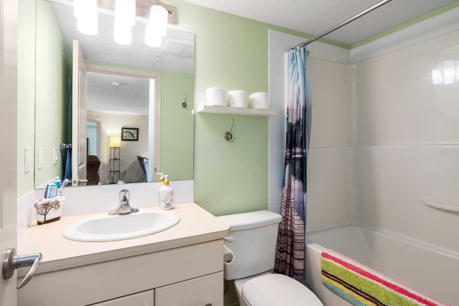 208, 304 Cranberry Park SE