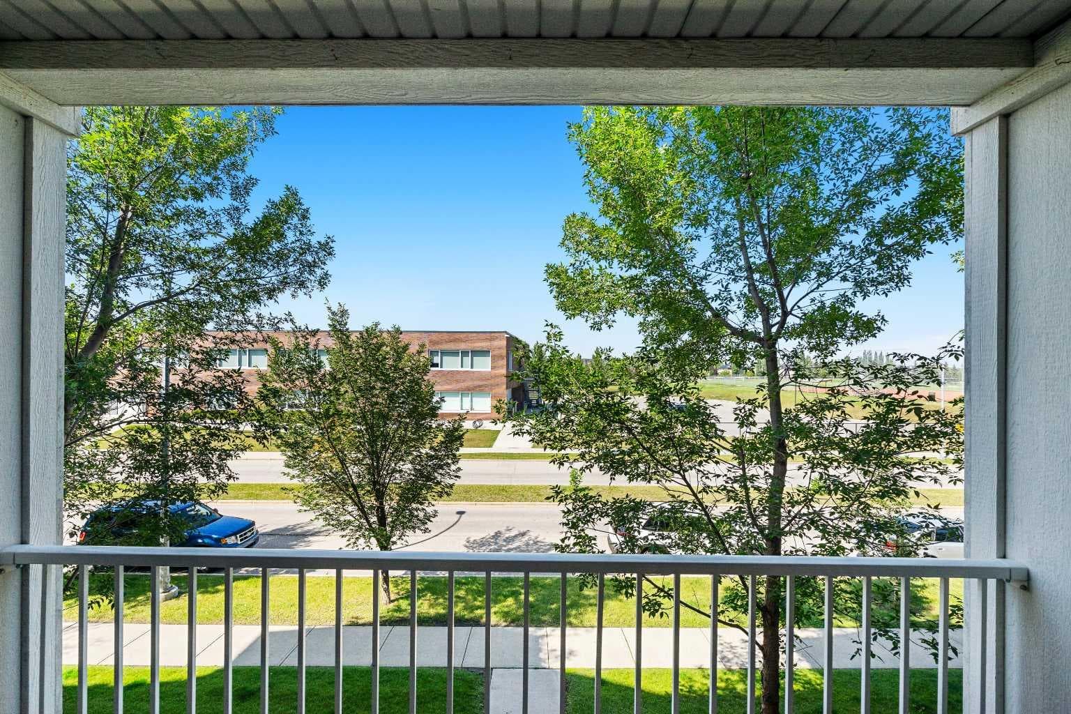 208, 304 Cranberry Park SE