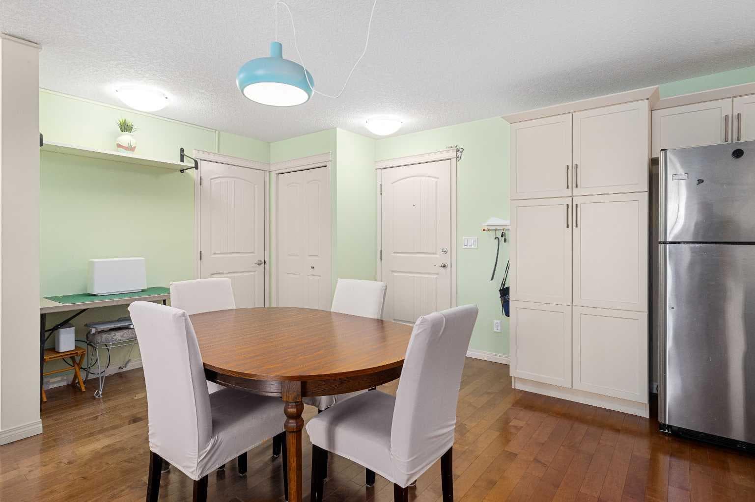 208, 304 Cranberry Park SE