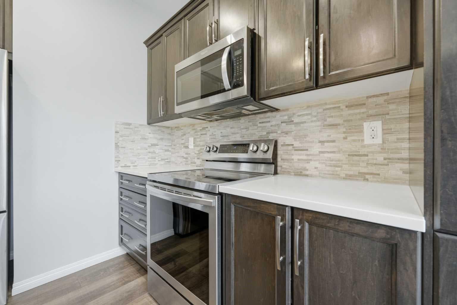102 Yorkville Green SW
