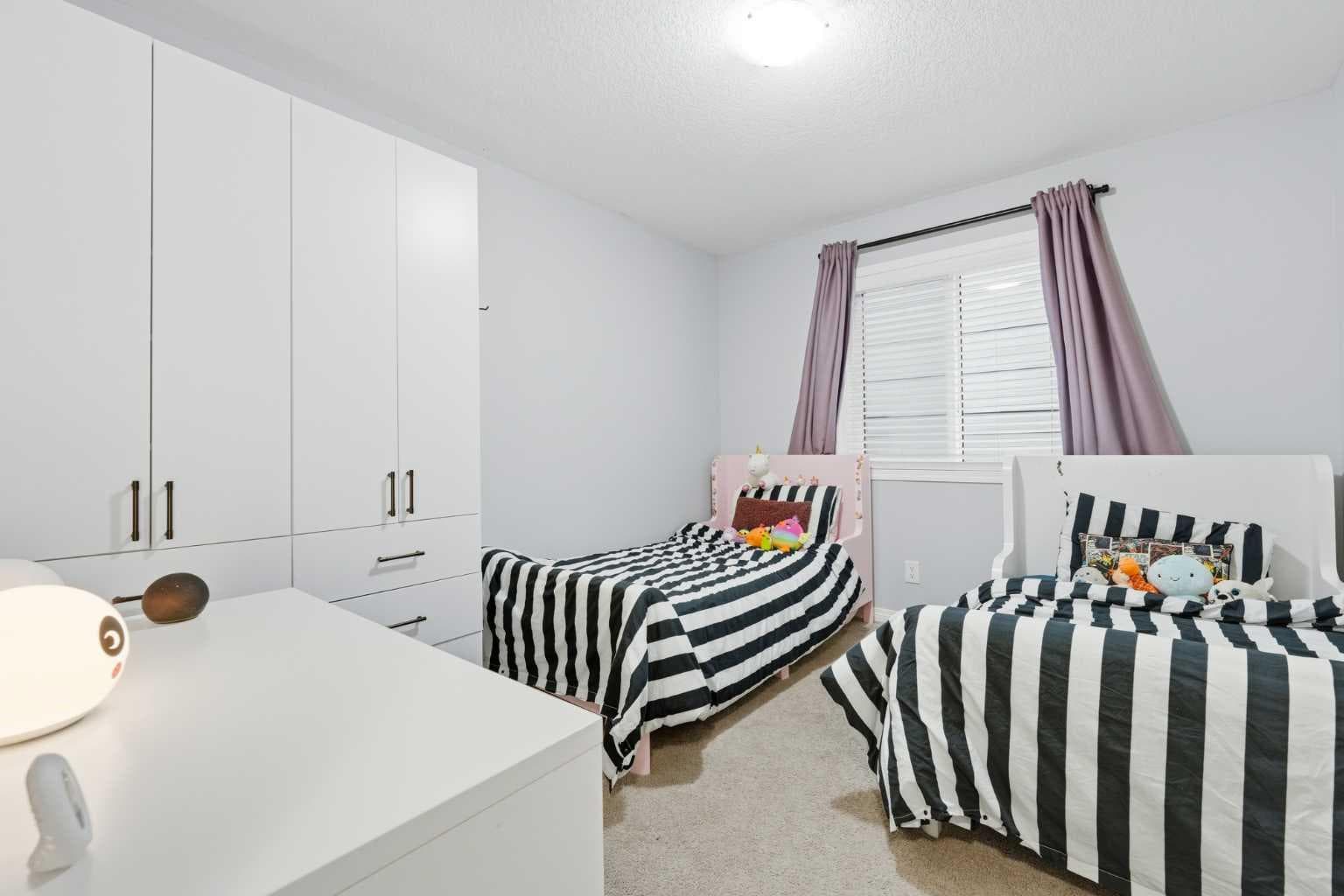 102 Yorkville Green SW