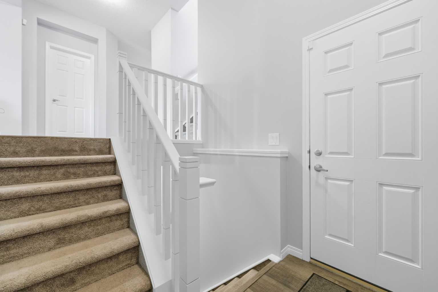 102 Yorkville Green SW