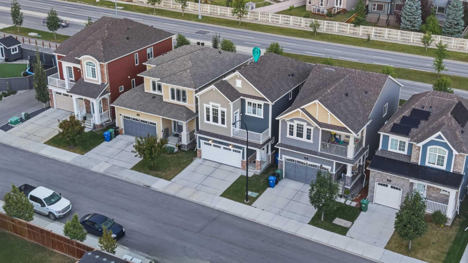 102 Yorkville Green SW