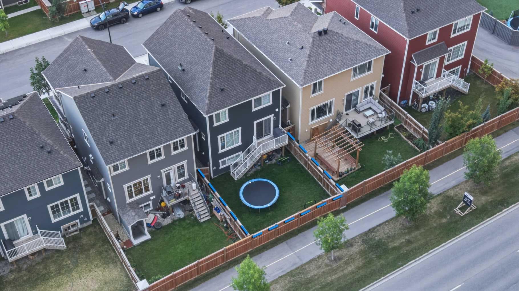 102 Yorkville Green SW