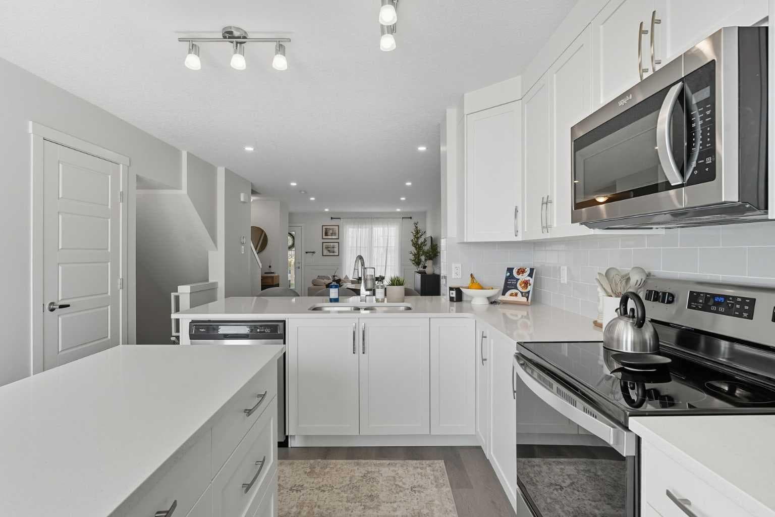 102, 474 Seton Circle SE