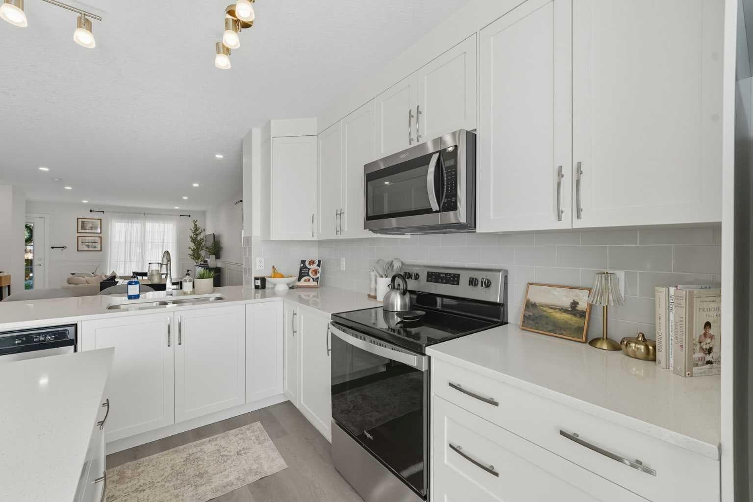 102, 474 Seton Circle SE