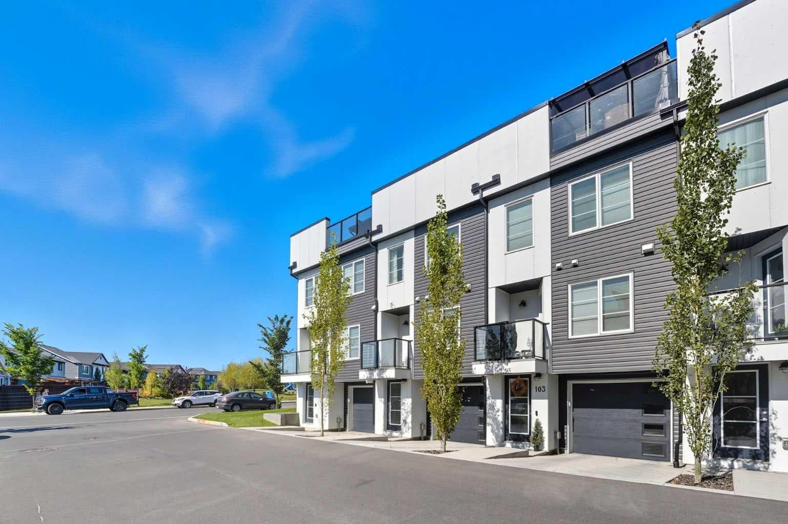 102, 474 Seton Circle SE