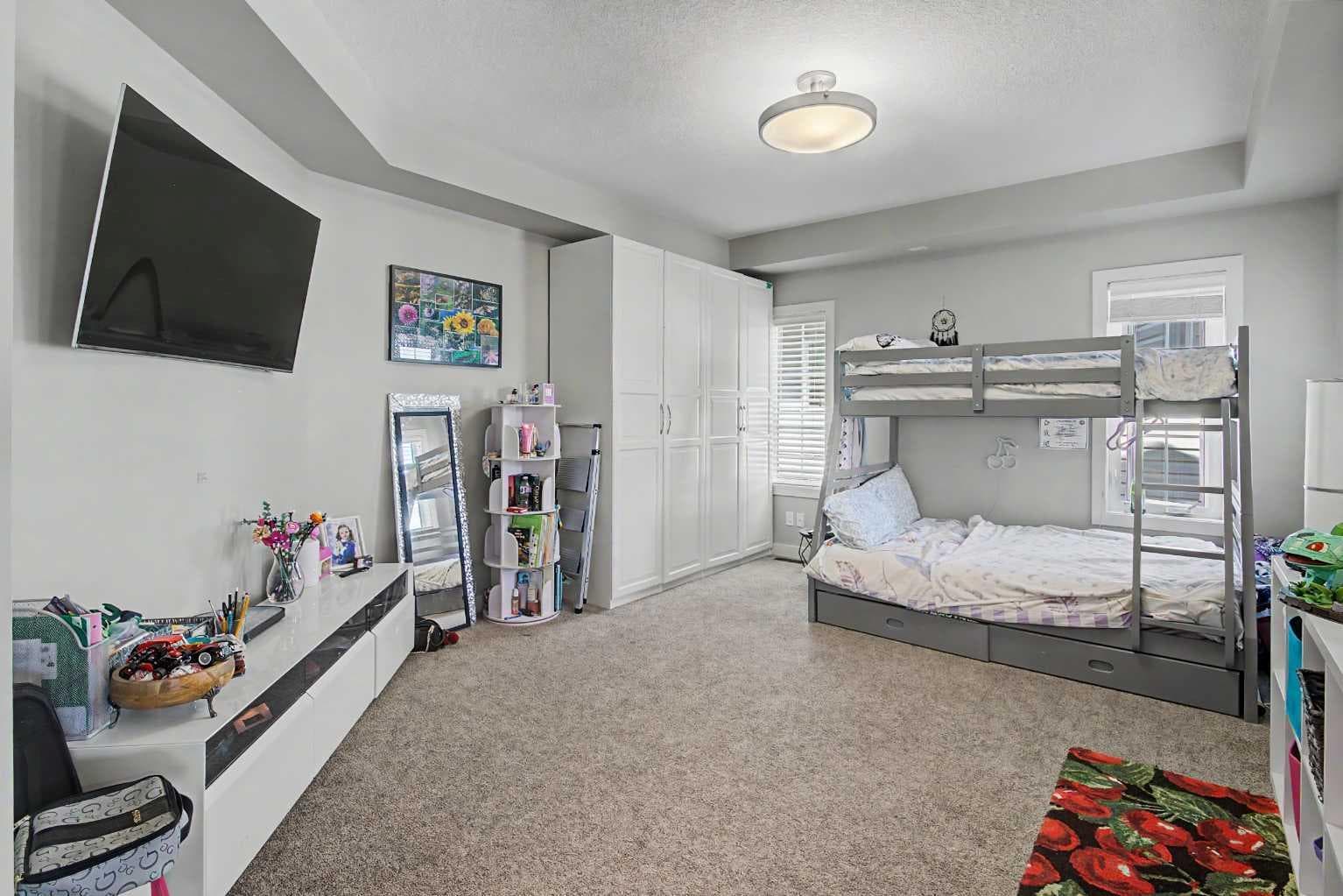 35 Legacy Row SE