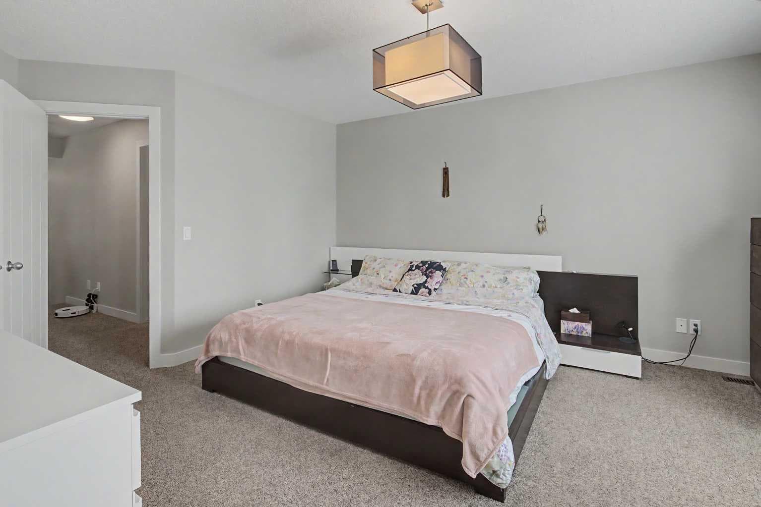35 Legacy Row SE