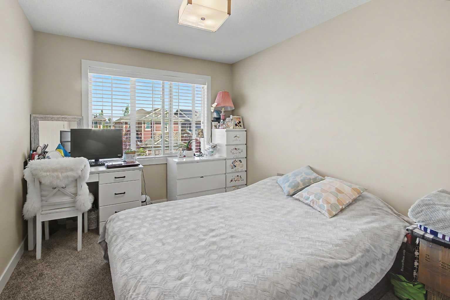 35 Legacy Row SE